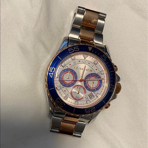 Michael Kors watch, never worn, like-new - Picture 2 of 4